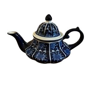 Bombay Blue and White Porcelain Teapot with Lid‎ 5.5" tall Vintage